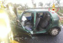 Incidente in autostrada, auto contro guardrail
