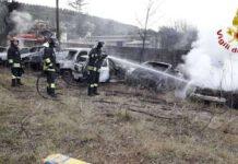 Incendio in deposito auto, danneggiate 10 vetture
