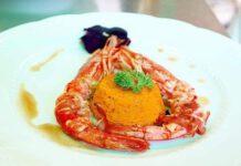 Soffice soufflé di zucca con gamberoni al vermut rosso