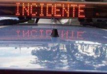 Incidente in autostrada, si ribalta tir, un ferito