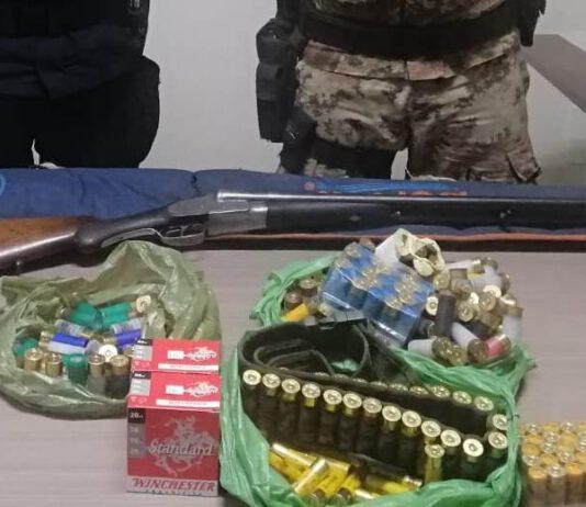 Fucili e munizioni trovati in sottotetto, un arresto