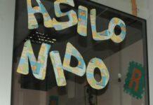 Picchiano maestra sospettata di abusi nei confronti del figlio, denunciati