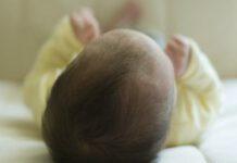 Muore bimbo di un anno, probabile soffocamento