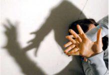 Tiene segregata la moglie in casa per giorni, arrestato 41enne