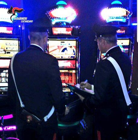 Carabinieri controllo contrasto e prevenzione ludopatia, multe per 34mila euro