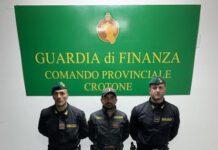 In auto con 9,5 kg di hascisc, arrestato