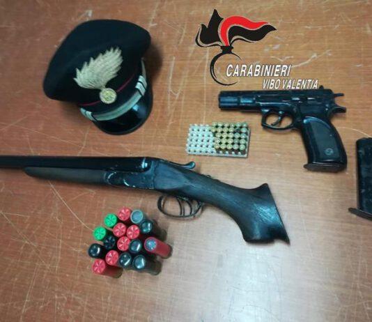 Armi nascoste nel divano, arrestato 67enne