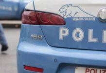 Bimba di 15 mesi rimane bloccata in auto, passanti intervengono rompendo finestrino