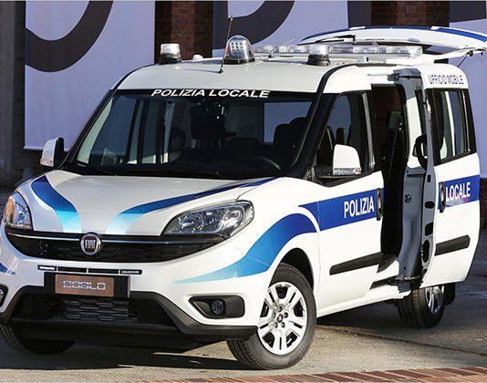 Carabinieri sequestrano auto vigili urbani senza assicurazione
