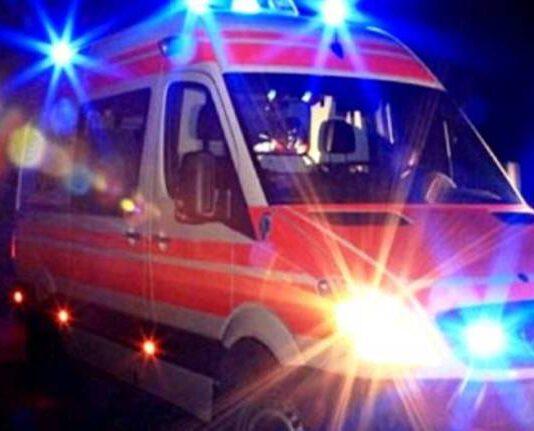 Tragico incidente nella notte, muore 21enne