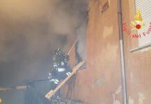 Incendio in una scuola chiusi per lavori