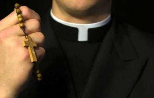 Chiesto processo per due sacerdoti accusati di tentata estorsione