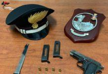 Picchia il nipote 20enne e lo minaccia con coltello, arrestato 47enne