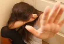 Abusava della nipote 14enne, arrestato