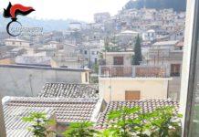 Trovato in casa con olte 60 piante di marijuana, arrestato