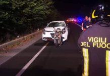 Incidente su SS 106-scooter tamponato: muore padre, grave il figlio di 10 anni