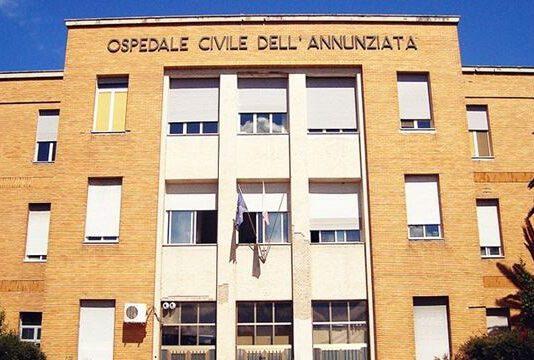 Donna muore in ospedale dopo ore di attesa