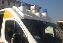 Dimentica il figlio di due anni in auto per 5 ore, morto