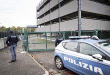 Trovato morto legato mani e piedi con fil di ferro
