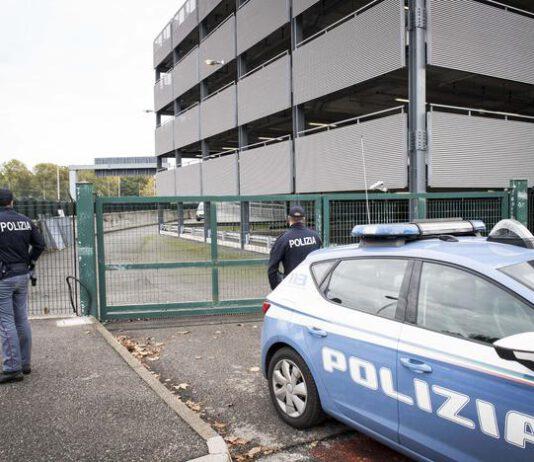 Trovato morto legato mani e piedi con fil di ferro
