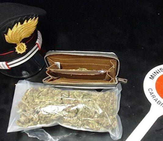 Arrestato dopo inseguimento, trovato con marijuana in auto ed in casa