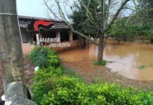 Esonda torrente, due anziani salvati dai carabinieri