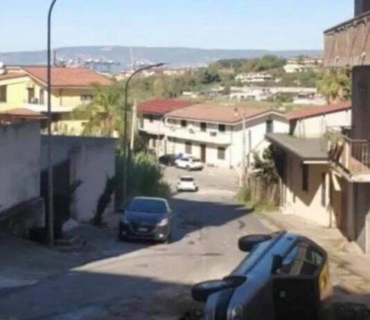 Gioia Tauro – Automobile cade dentro buca, nessun ferito fortunatamente