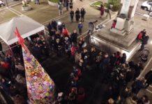 A Taurianova si è acceso l’albero all’uncinetto per l’AIL