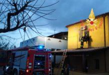 Calabria, padre si lancia tra fiamme salvando figli da incendio