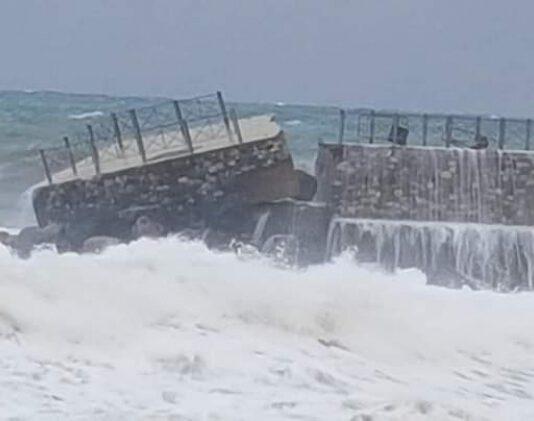 Maltempo Calabria distrugge il molo di Pizzo