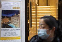 Coronavirus- cartello vieta ingresso a cinesi in locale