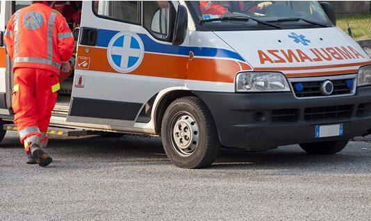 Calabria, agricoltore muore travolto da trattore