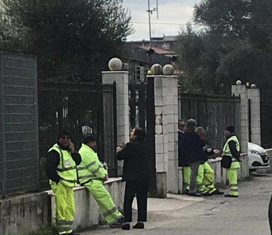 Rosarno- protesta operai Locride ambiente davanti comune