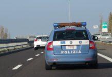 Sperona auto polizia per sfuggire a controllo, arrestato 46enne