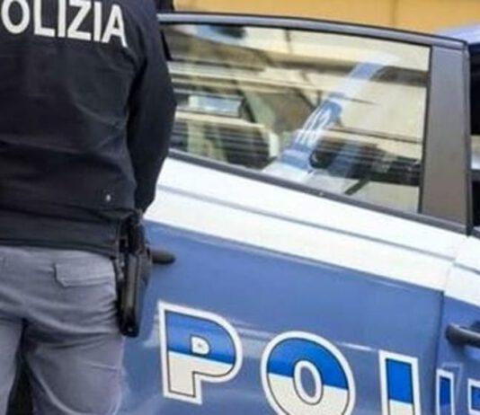 Fermato per un controllo si infastidisce e tossisce in faccia ad un poliziotto- denunciato