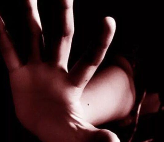 Colpisce la moglie al volto, arrestato