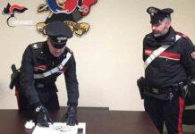 Fermato in auto, mostra autocertificazione con scritto “Uscito per reperire droga”, arrestato rosarnese