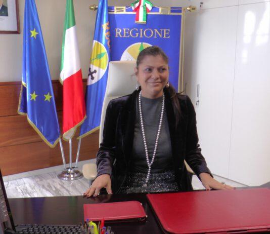 Coronavirus Calabria, nuova ordinanza Santelli: Al via fase 2, riaprono bar, pizzerie ristoranti ma all’aperto. Si a sport individuale anche fuori dal proprio comune