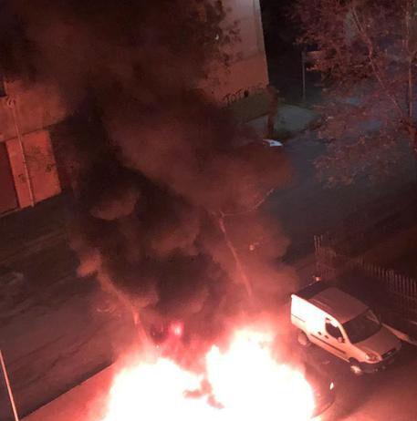 Incendiata auto giornalista in Calabria