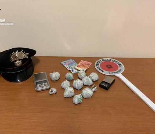 Reggio Calabria- a bordo di bici elettrica con droga nello zaino, arrestato 21enne
