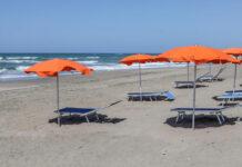 Fase 2, al mare distanza tra ombrelloni di 5 metri- al ristorante 4 metri a cliente, no a buffet