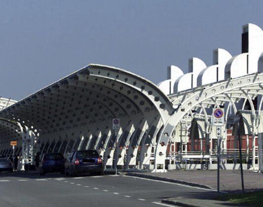 Positivo al Coronavirus su volo Londra- Lamezia, tampone per passeggeri