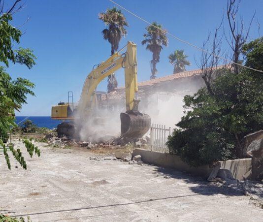 Ndrangheta- demolizioni ville abusive