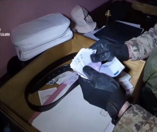 ‘Ndrangheta- favoreggiamento personale di latitanti, 14 arresti nella Piana di Gioia Tauro