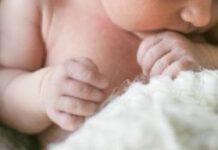 Lesioni personali al figlio neonato, indagato 27enne