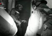 Si barrica in casa dopo aver accoltellato una persona. Disposto Tso