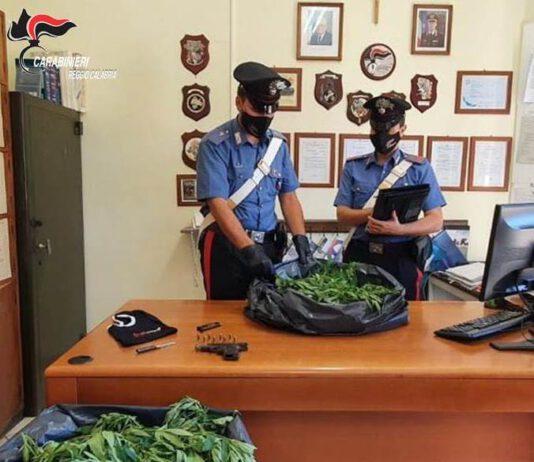 Tenta la fuga ma viene bloccato dai carabinieri. Nascondeva 14 kg di marijuana e una pistola