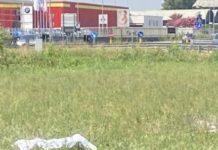 Donna calabrese si dà fuoco a Crema, passanti filmano con cellulare