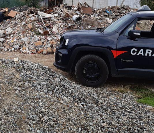 Incendiavano rifiuti in discarica abusiva, due arresti