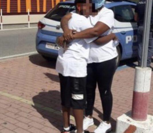 Calabria- bimbo si perde in centro commerciale, trovato da Polizia